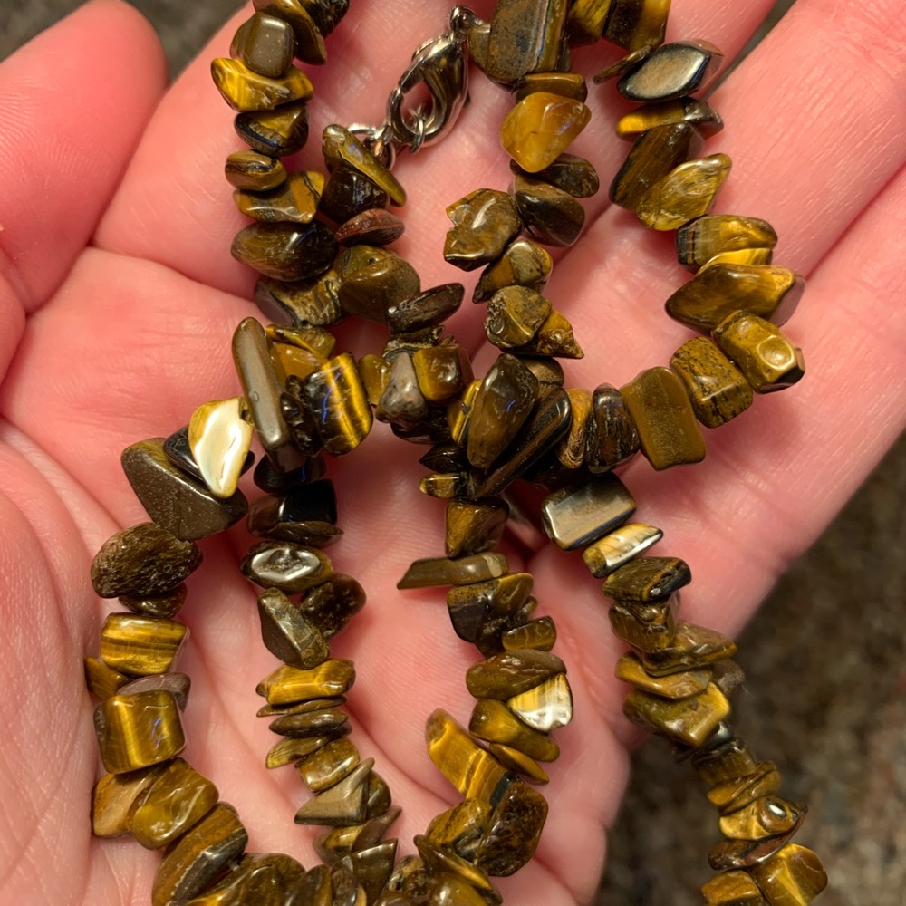 Tiger’s Eye Chip Stone Neclace